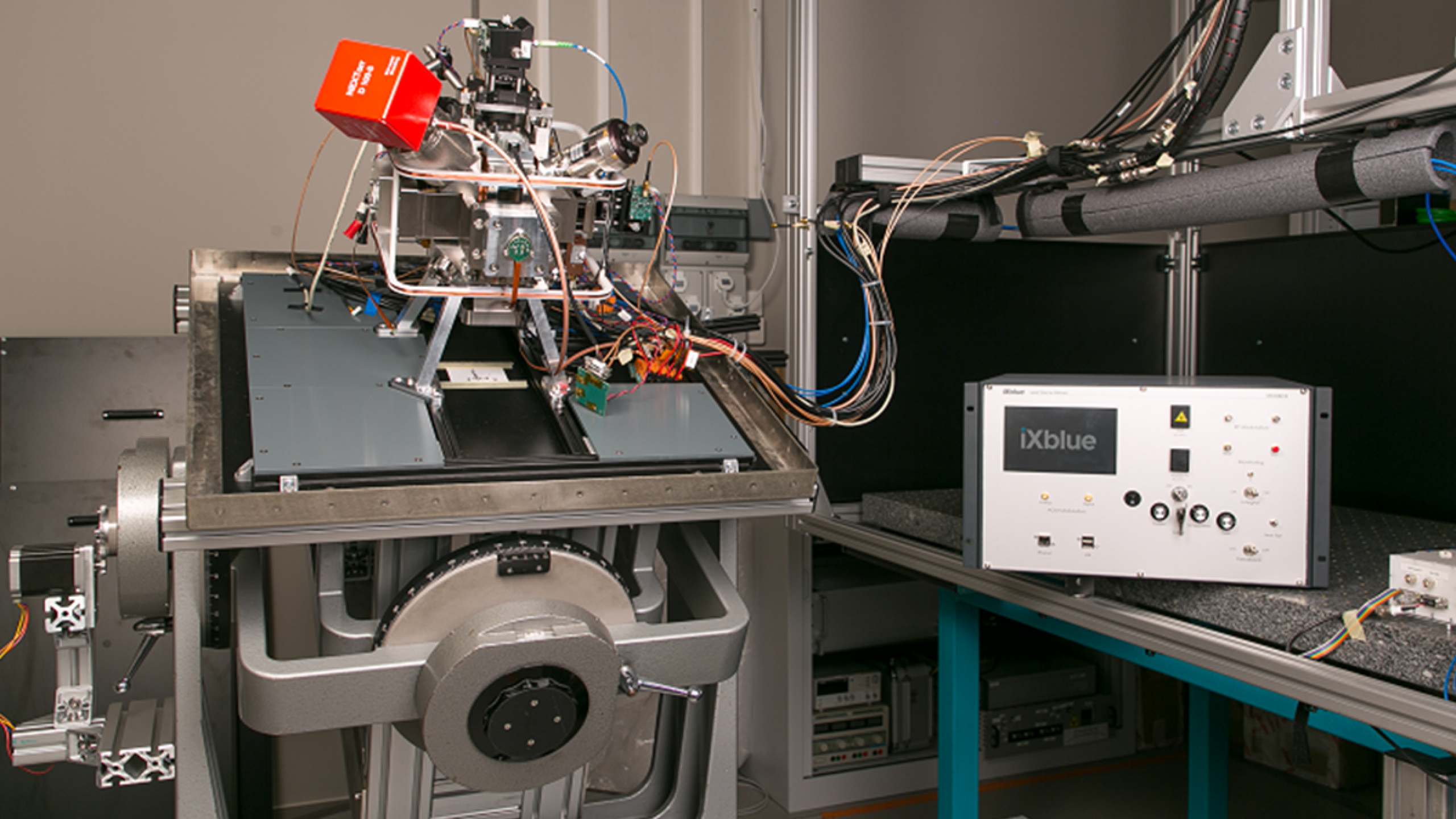 Modbox cs ssb laser source for cold atoms accelerometers1