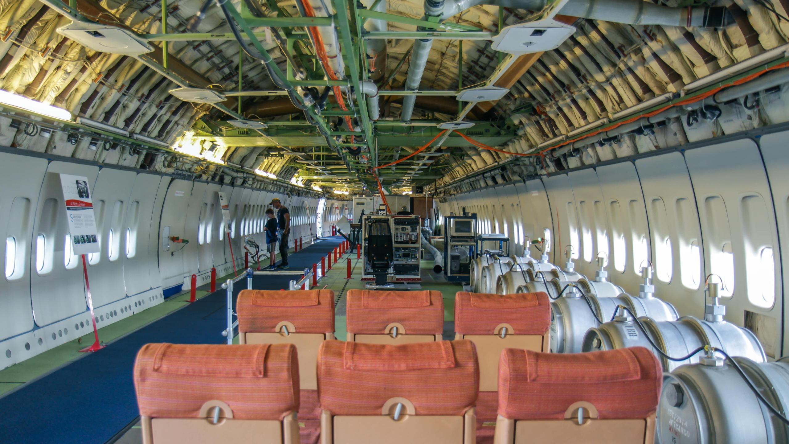 6682 5101 3401 eca group shutterstock 1307742292 min aircraft cables