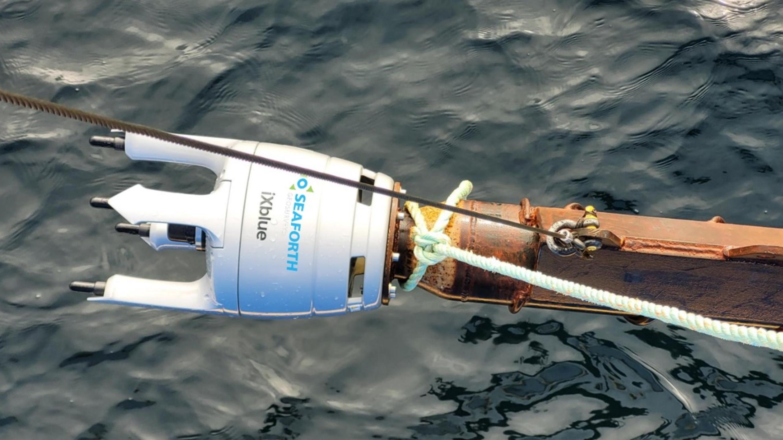 Ixblue gaps m5 usbl mobilized on survey vessels over the side pole ghost gear survey
